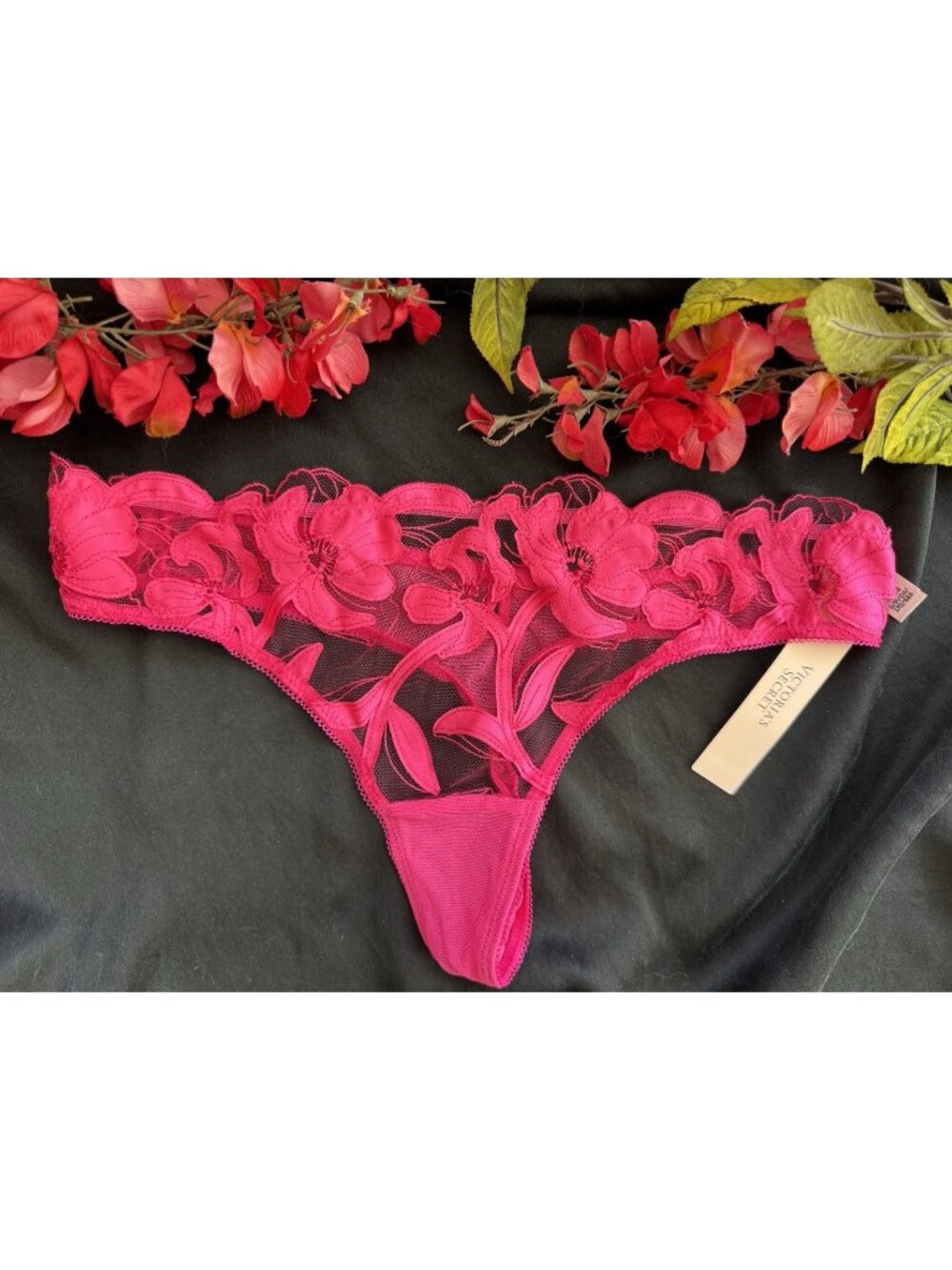 VICTORIA'S SECRET XS PINK EMBROIDERED DREAM ANGELS THONG PANTIES NWT $30
